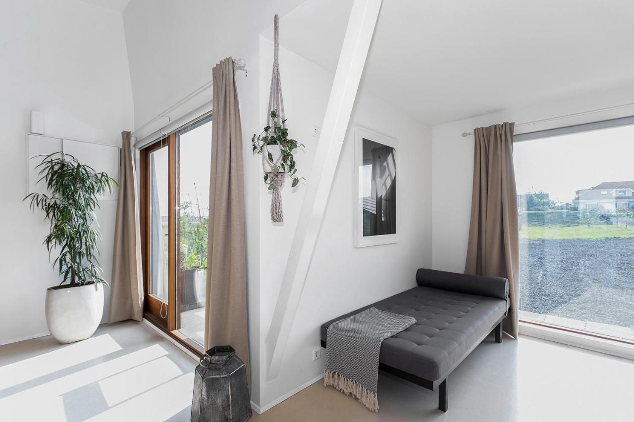 Eyvindarholt Guesthouse Alftanes Bagian luar foto