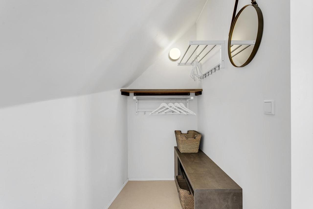 Eyvindarholt Guesthouse Alftanes Bagian luar foto
