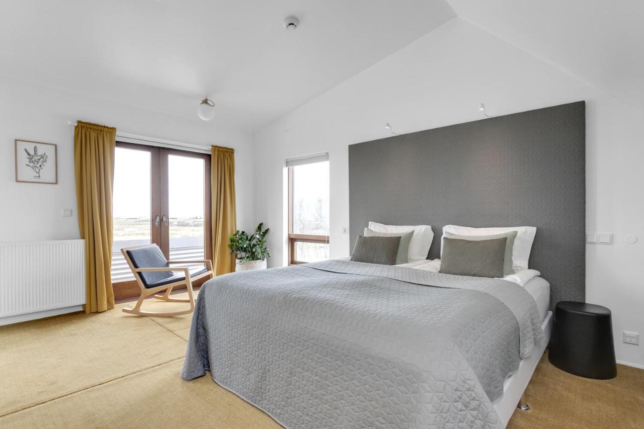Eyvindarholt Guesthouse Alftanes Bagian luar foto