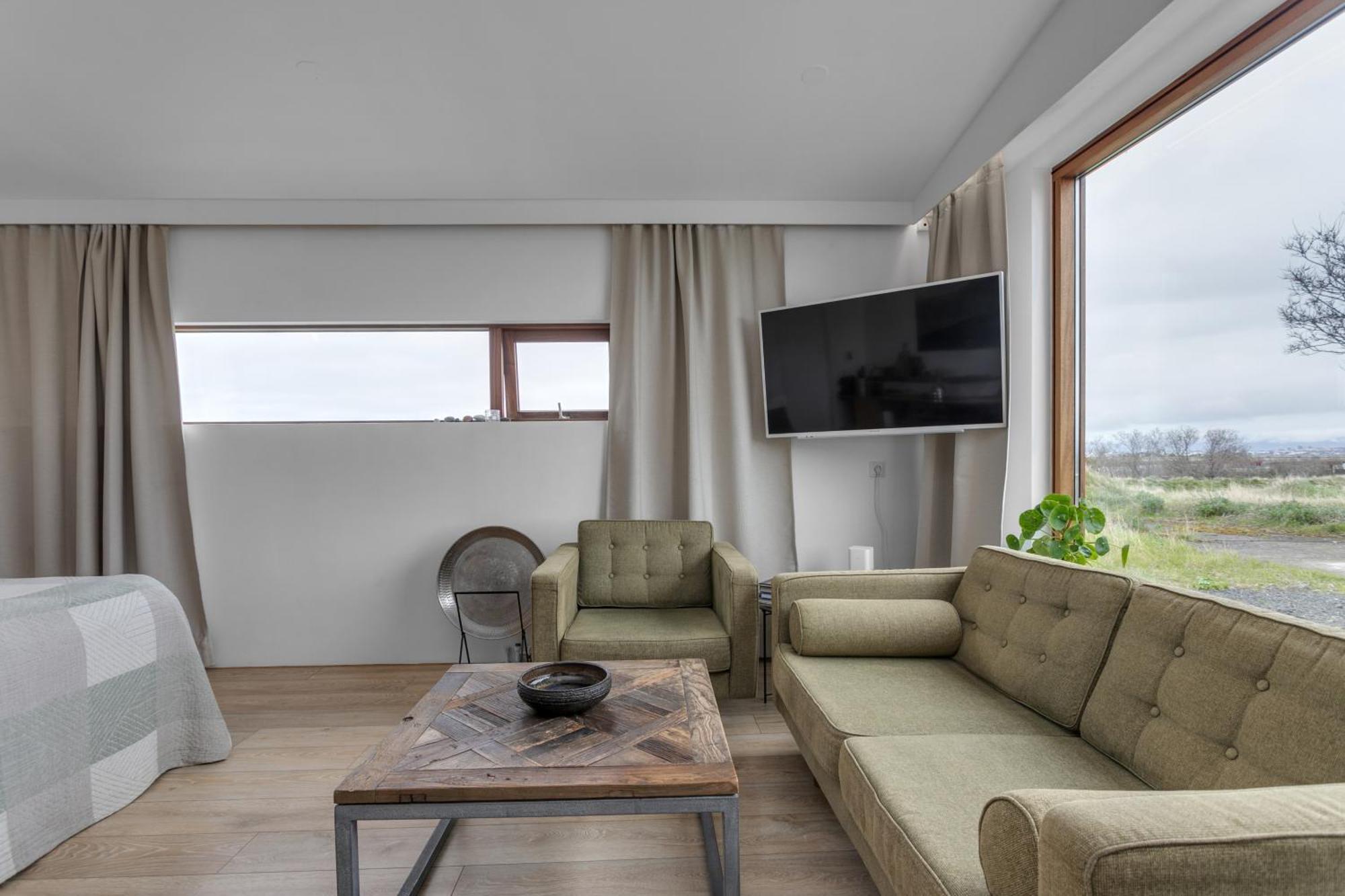 Eyvindarholt Guesthouse Alftanes Bagian luar foto
