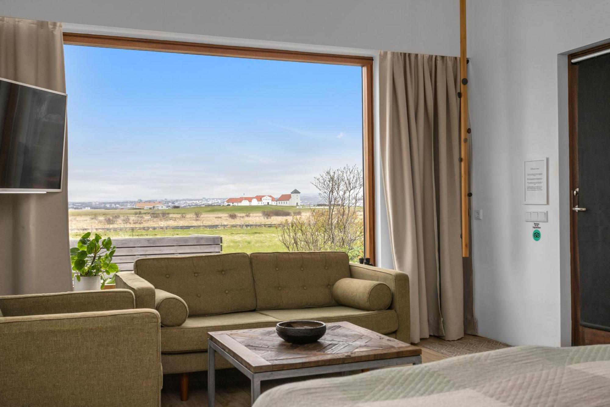 Eyvindarholt Guesthouse Alftanes Bagian luar foto