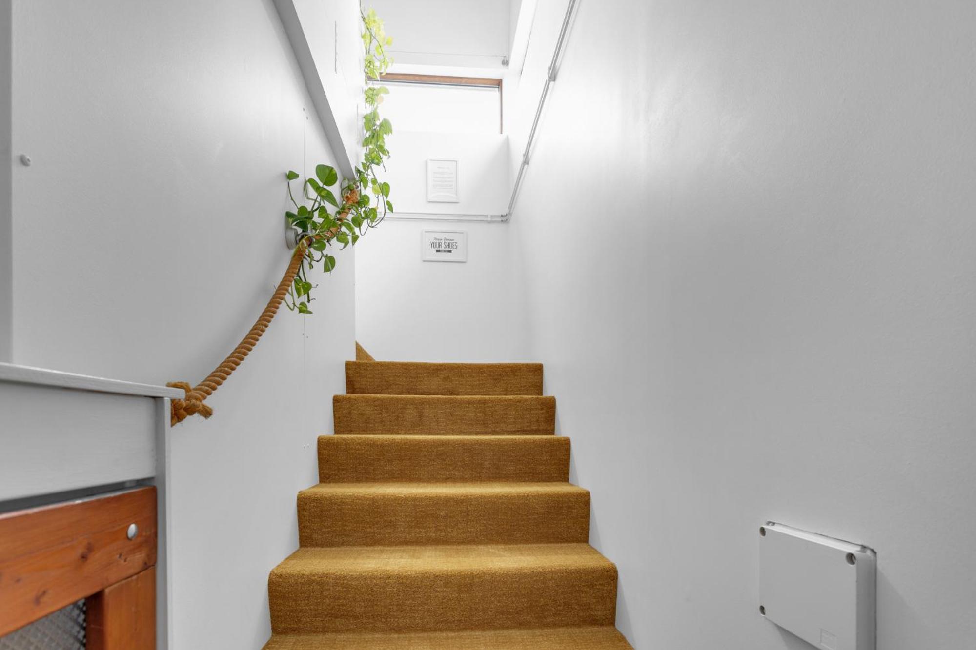 Eyvindarholt Guesthouse Alftanes Bagian luar foto