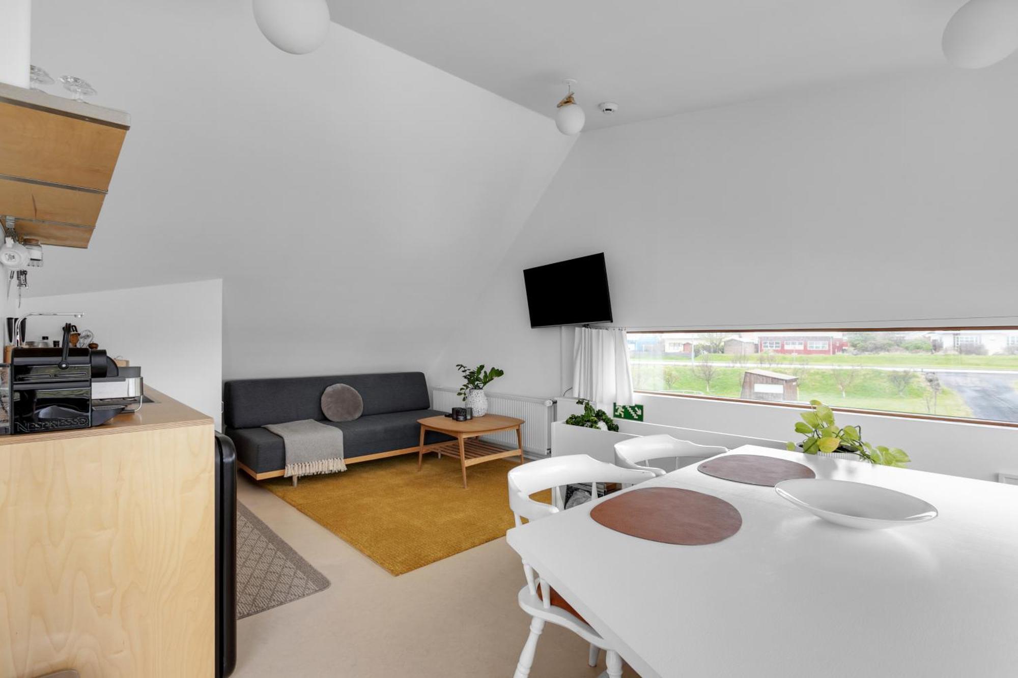 Eyvindarholt Guesthouse Alftanes Bagian luar foto