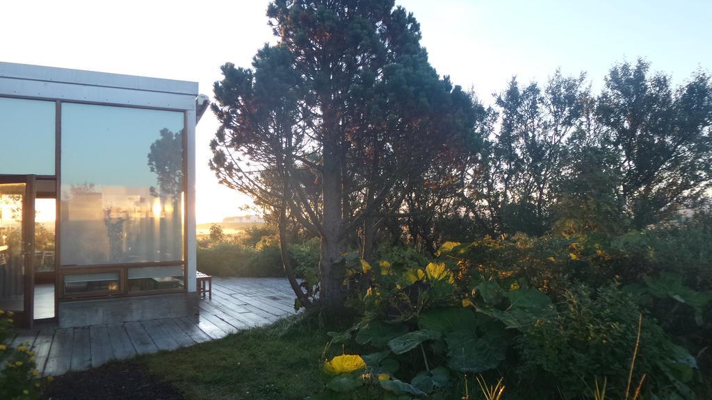 Eyvindarholt Guesthouse Alftanes Bagian luar foto